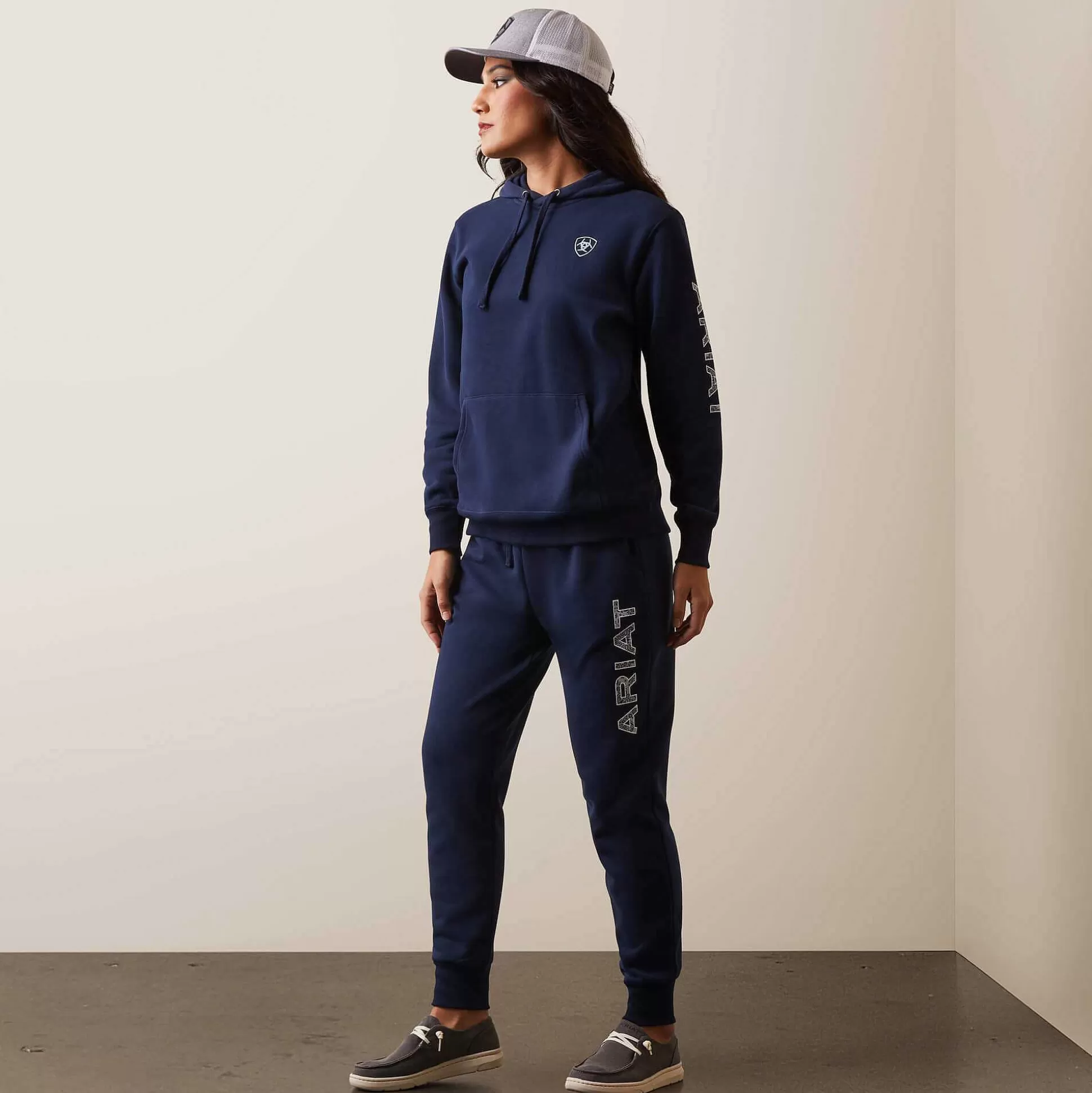ariat Sweatshirts & Hoodies* Logo Hoodie
