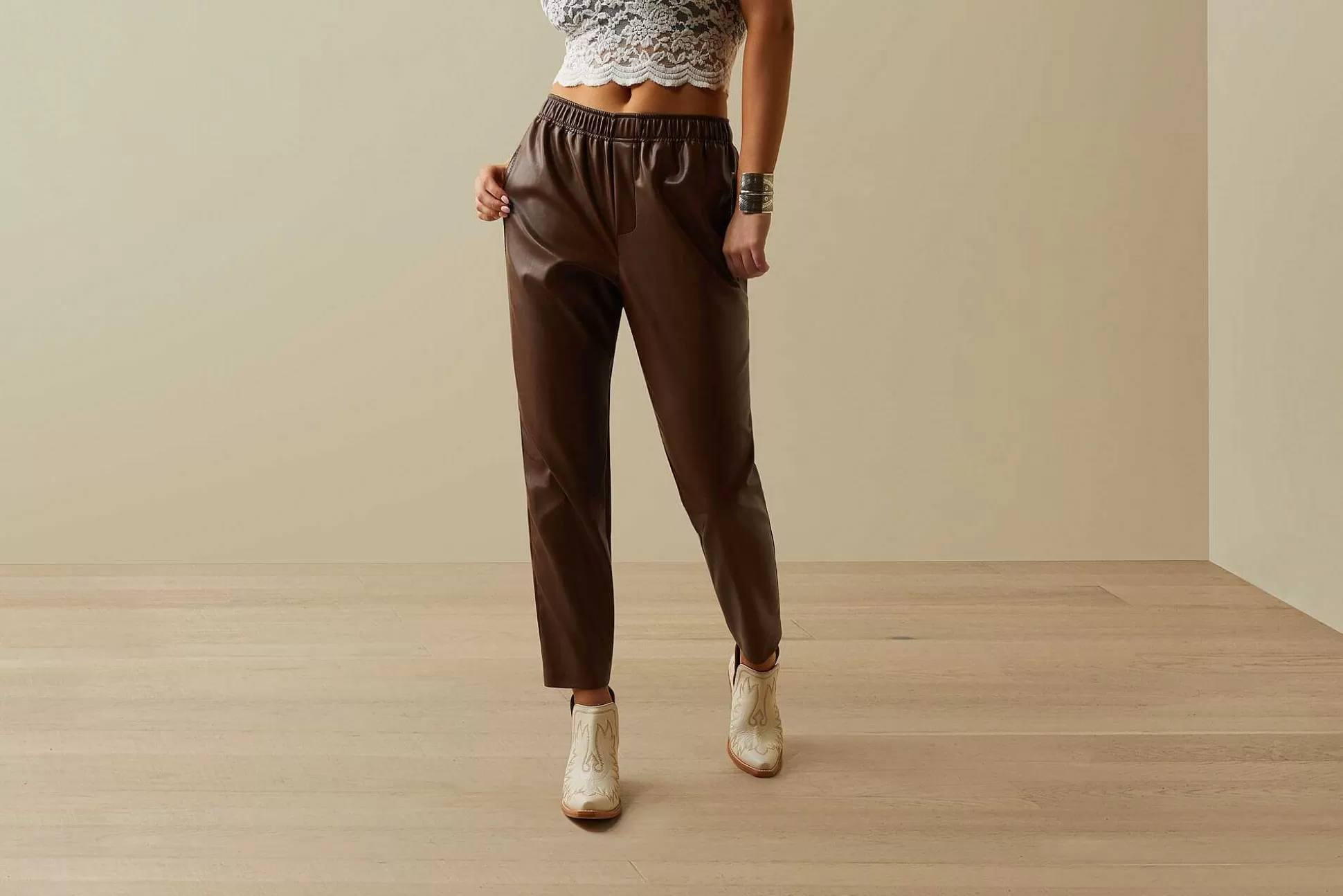 ariat Pants & Shorts*Small Town Jogger Pant